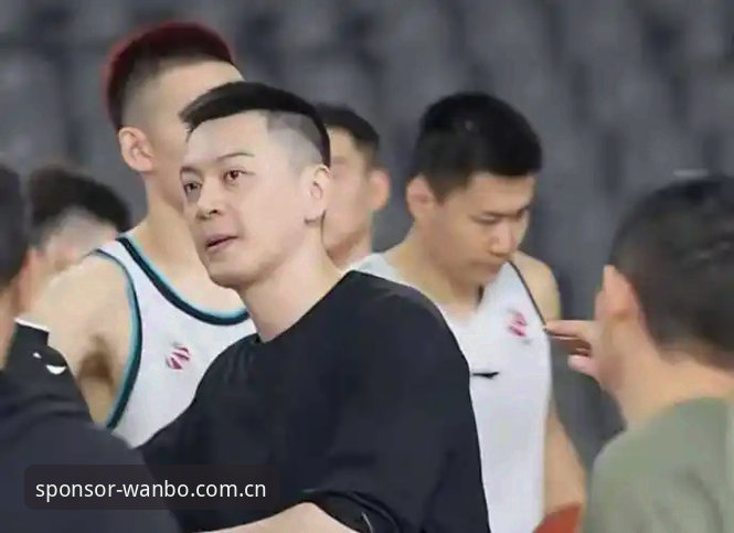 揭秘｜杨鸣一句话点破C罗困境：当全世界前锋都开火时，七号该扛多少？